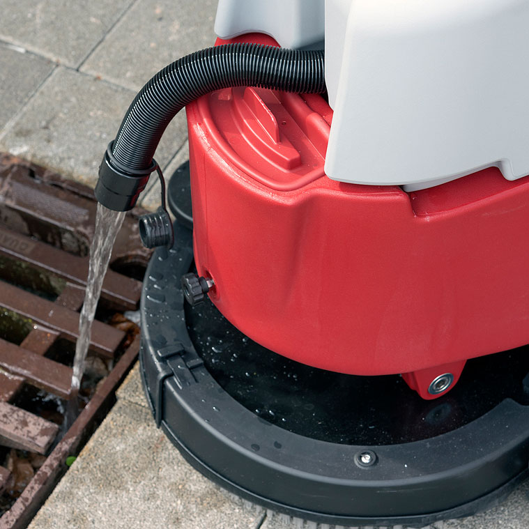 Scheuersaumaschine Camira 24 Volt batteriebetrieben 35 Liter Tank